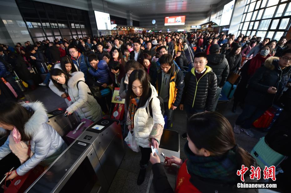 2024年春运全社会跨区域人员流动量预计超84亿人次
