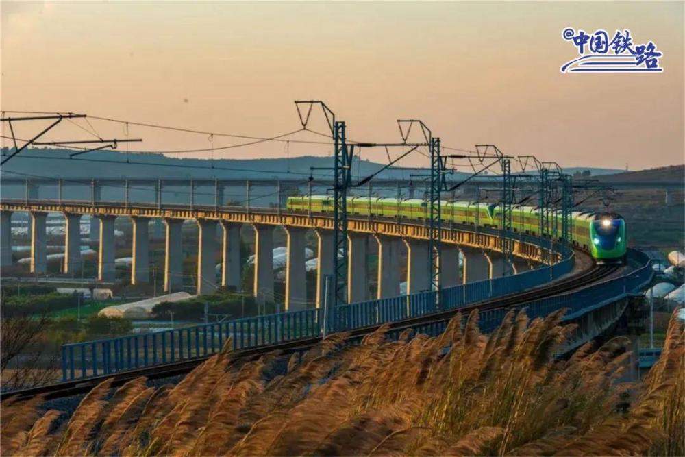 加快现代物流体系建设 全国铁路今日实行新的货物列车运行图