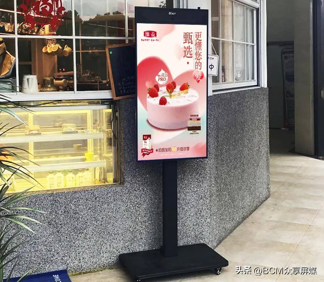星巴克同店销售额连续三季下滑：暂停公布业绩指引，新掌门称要“修复定价”
