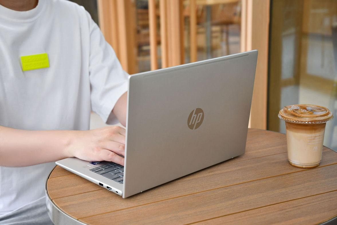 戴尔、惠普新财季指引均低于预期：个人消费者对AI PC需求不及商业用户