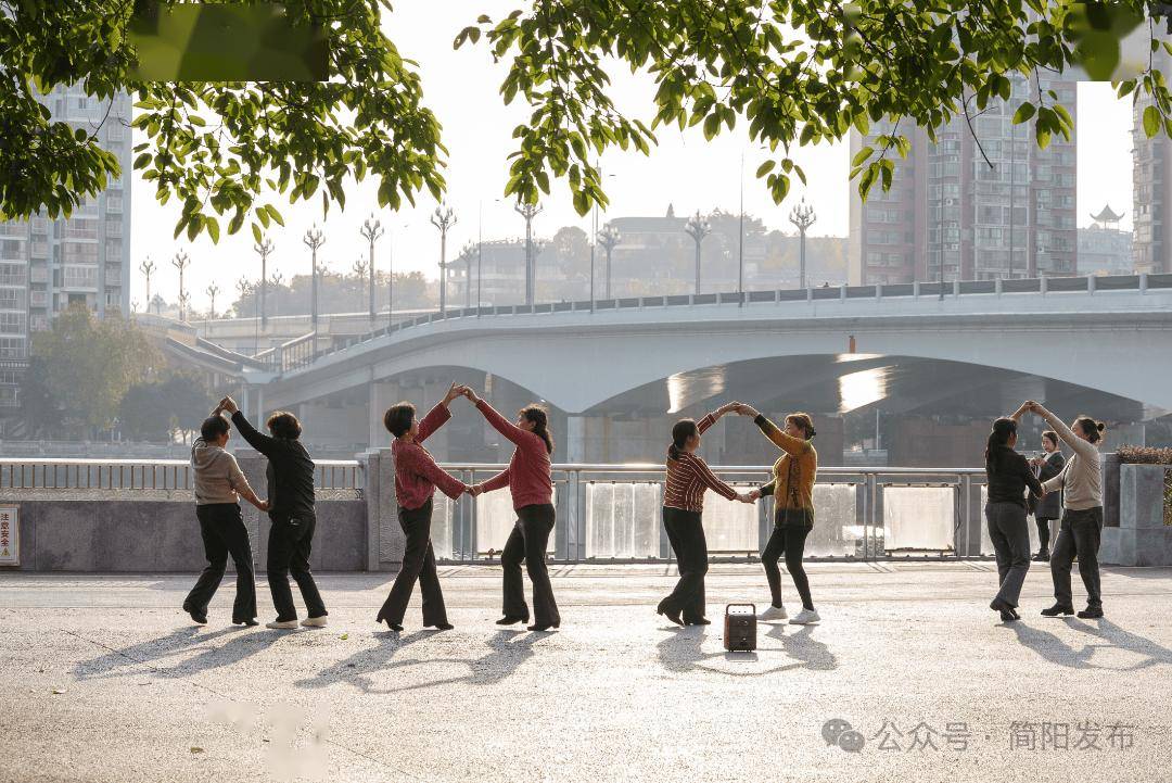 助力银发经济发展 国铁集团推出老年常旅客会员积分优惠措施