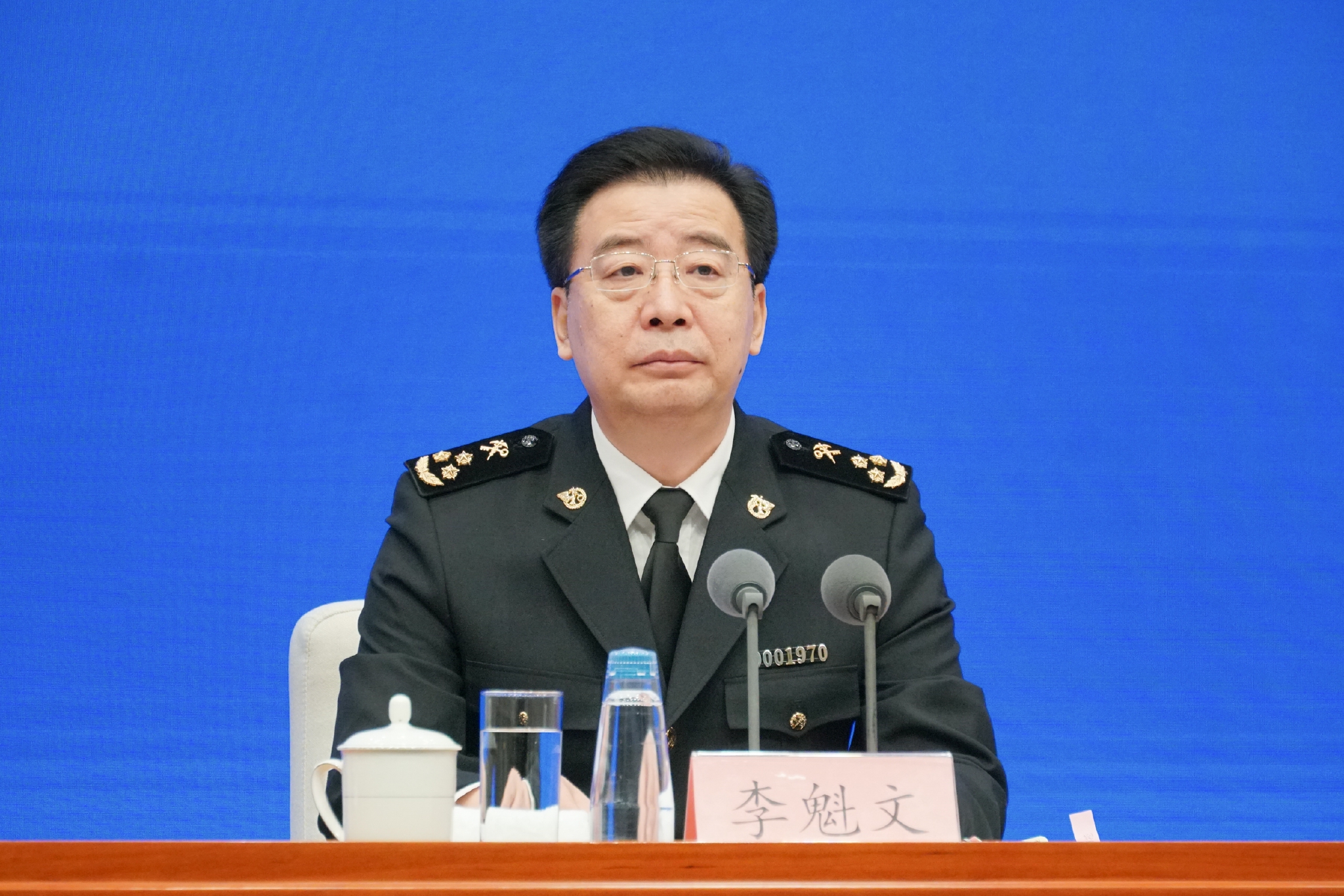 海关总署：出口形势复杂 但“天塌不下来”