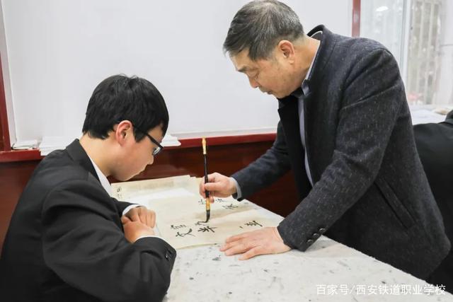 点“经”之笔丨从职业“上新”看经济新气象